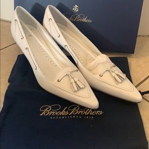 Brooks Brothers kitten heel